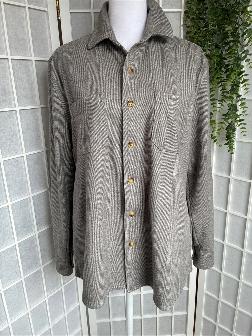 Alesbury Gray Herringbone Button-Up Stretch Jacket Shirt, Excellent Condition M
